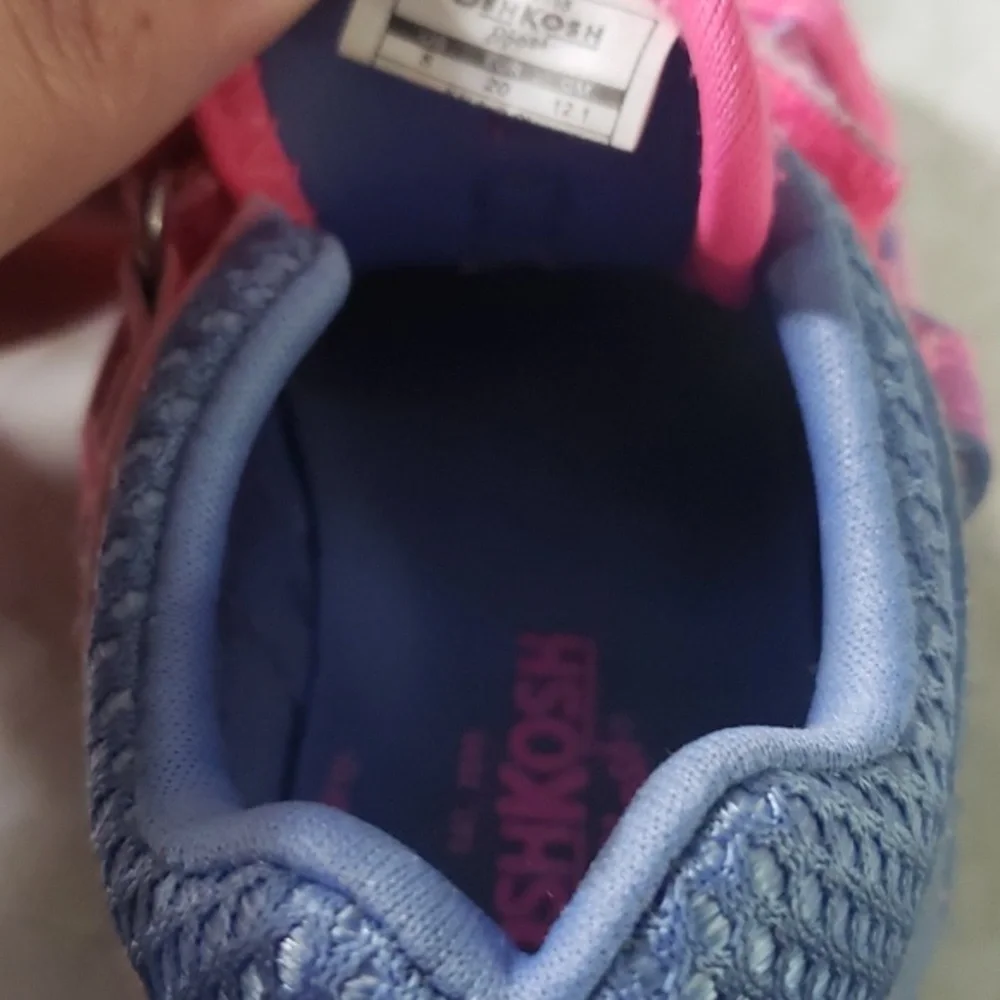 Osh Kosh punk and‎ Blue Water Shoes Size 5